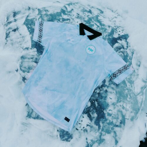 Image de l'article Un nouveau maillot inspiré de la glace pour le Groenland
